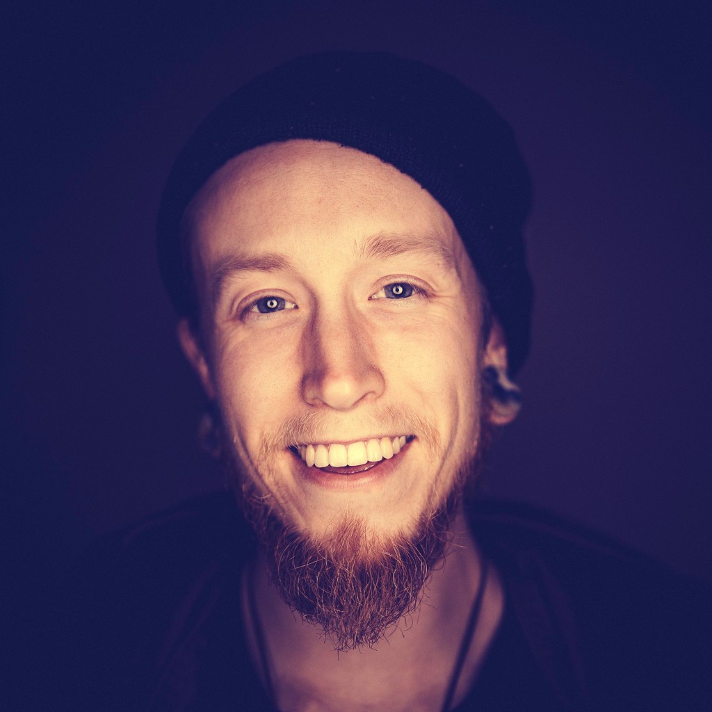 Head-shot-late-2014-smiles-1024x1024